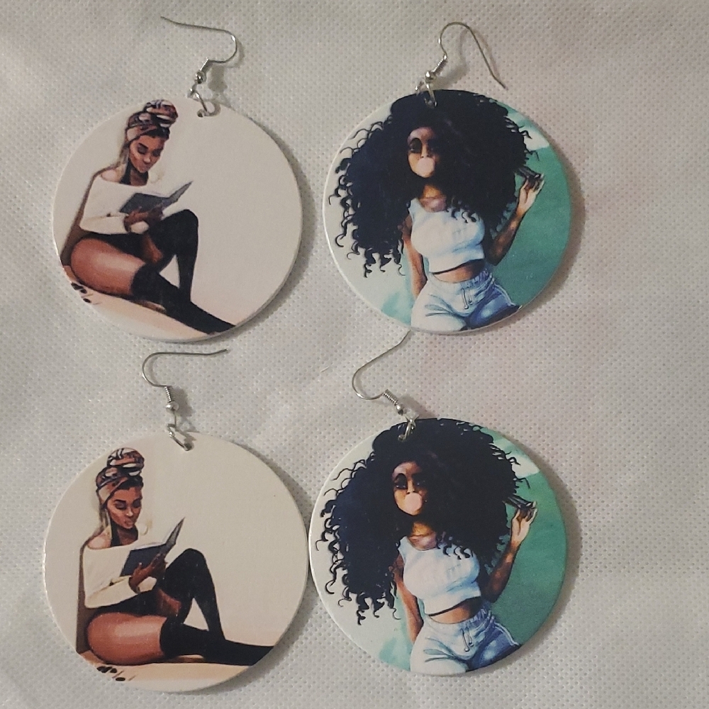 Stylish Women Earrings with Artistic Design